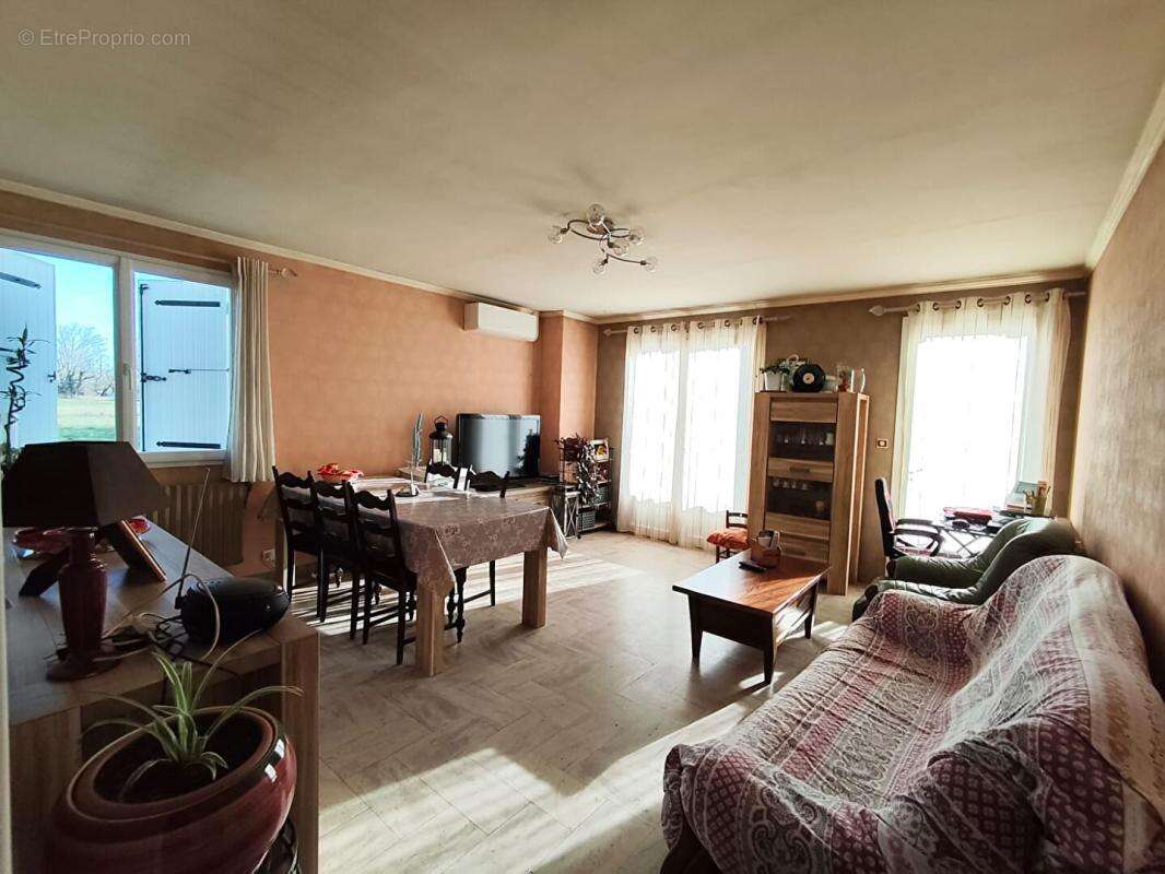 Maison à MONTELIMAR