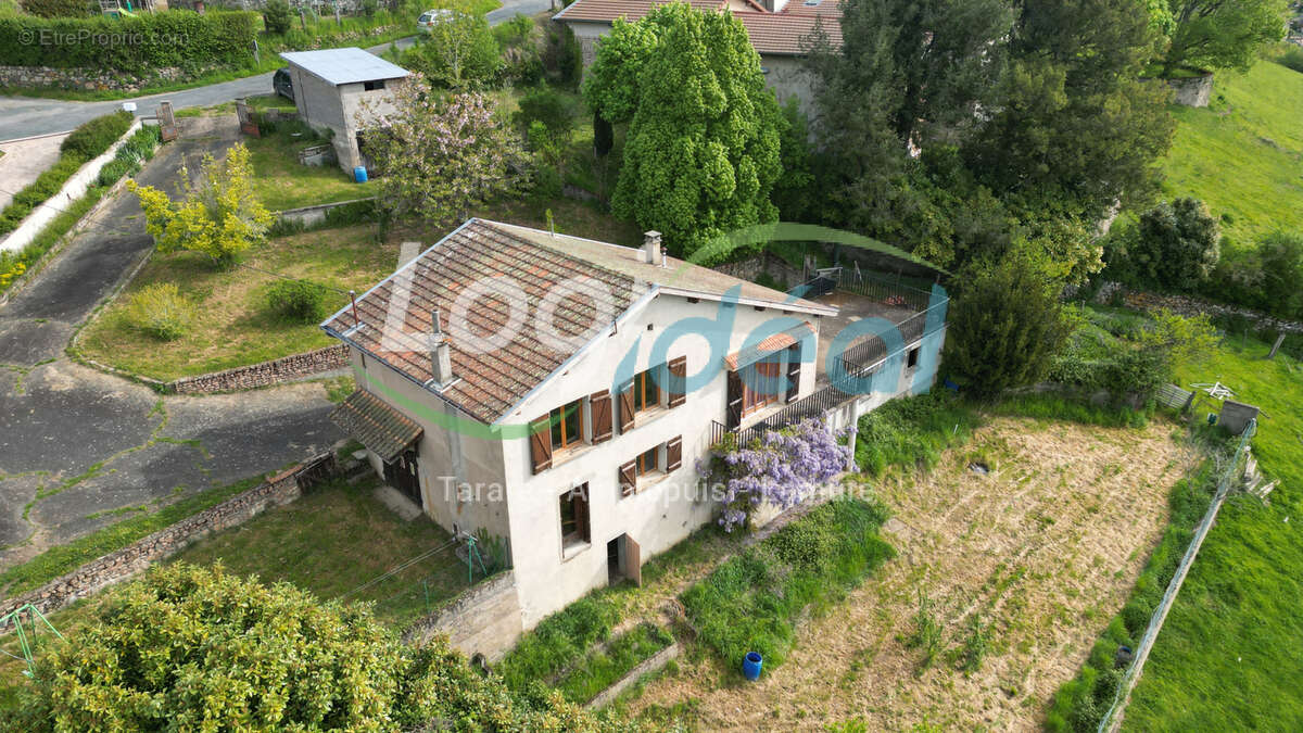 Maison à restaurer entièrement avec vue panoramique, le tout sur  presque 3000m2 de terrain - photo 7