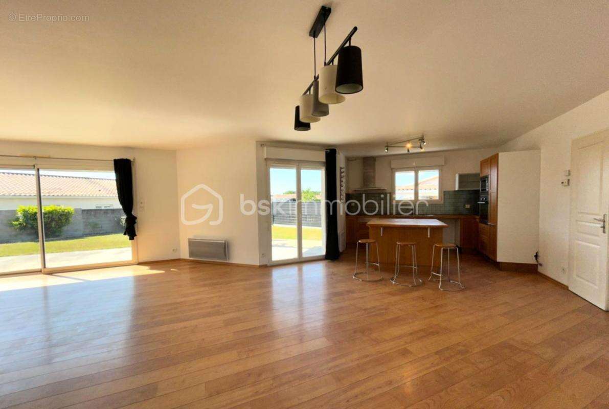 Maison à SAINT-ANDRE-DE-CUBZAC