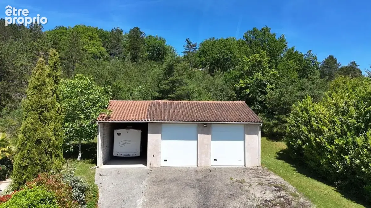Maison de plain-pied avec piscine et garage - photo 14