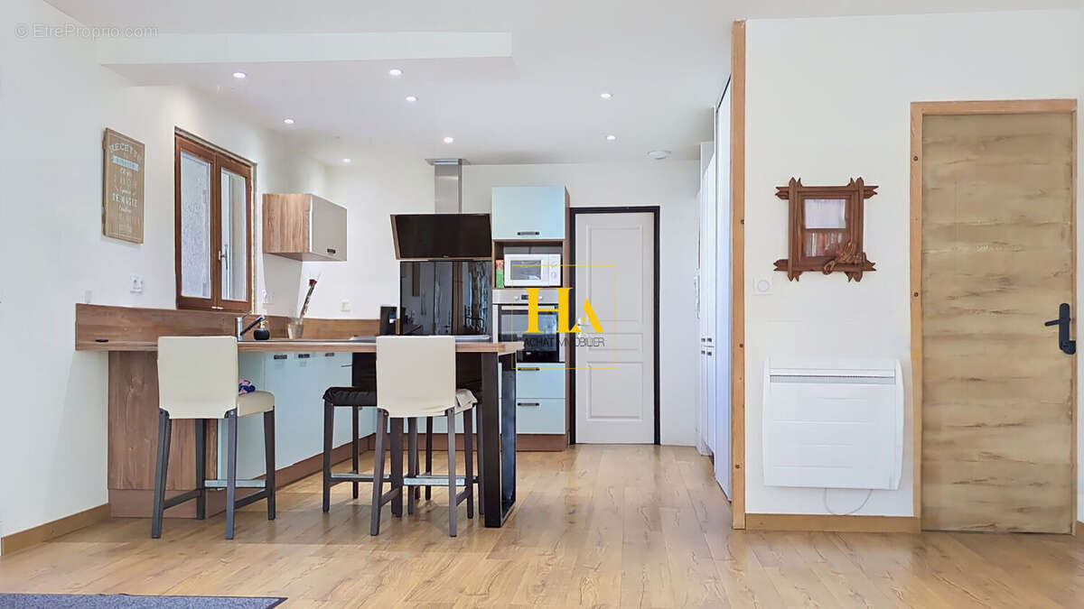 EXCLUSIVITÉ - BÉSAYES : Maison de plain-pied d'environ 113m² avec piscine et garage indépendant de 60 m² à fort potentiel - photo 7