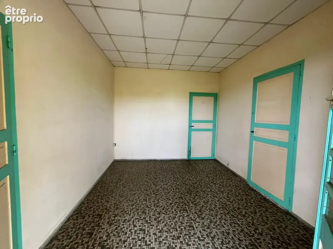 Prix en baisse !!! Maison F6 de 101m2 à rénover - photo 8