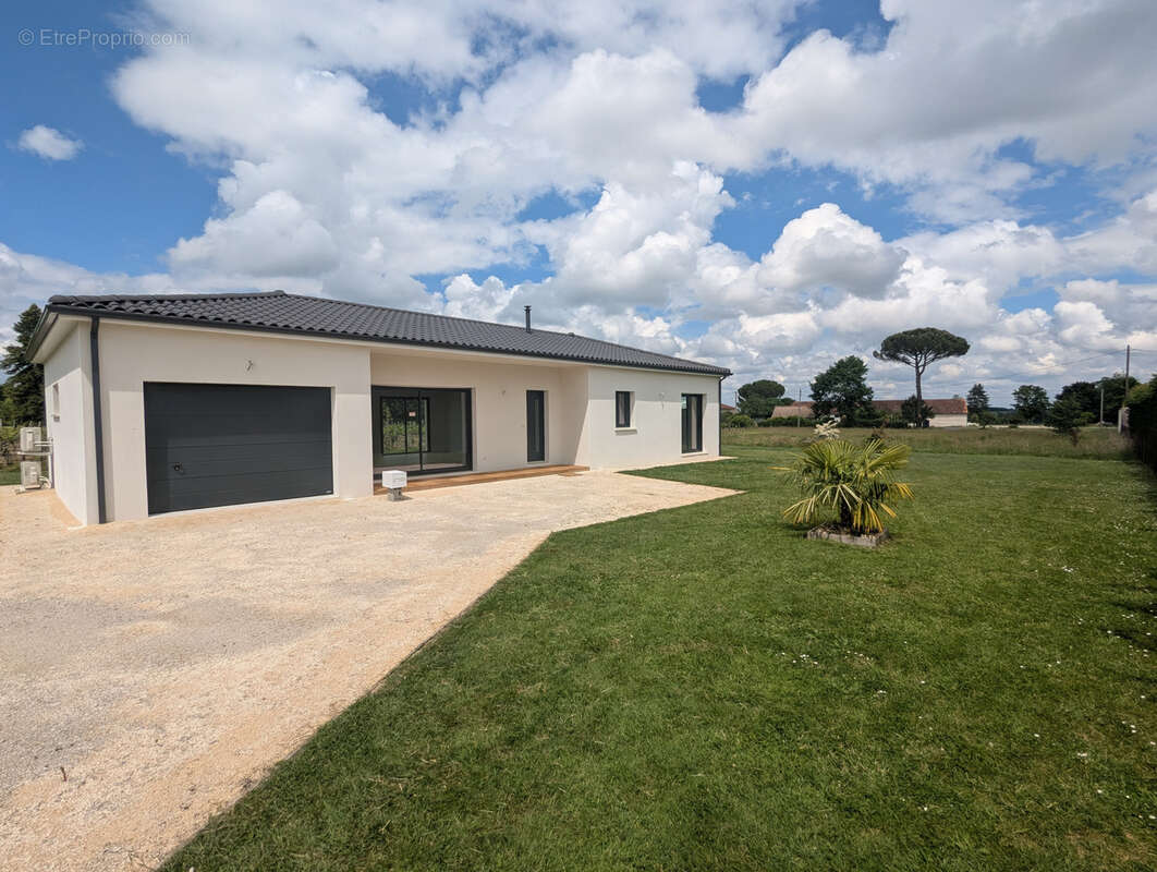 Maison à CLAM