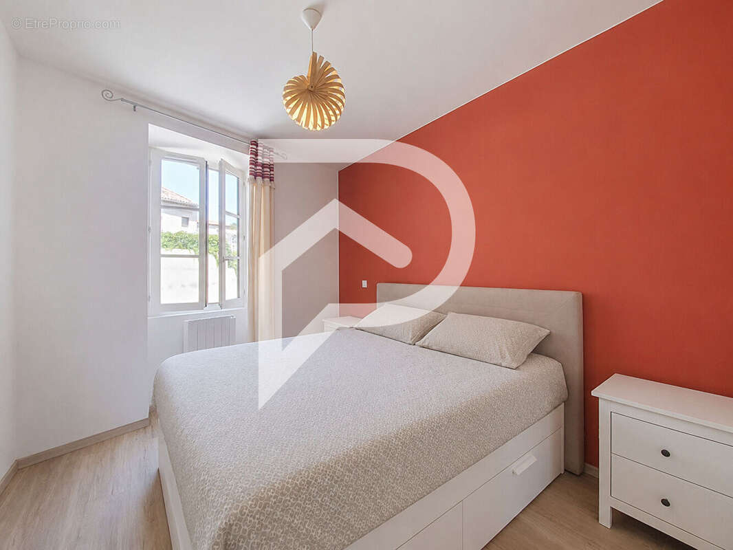 Maison à vendre Le Teil 8 pièce(s) 237 m2 - photo 5
