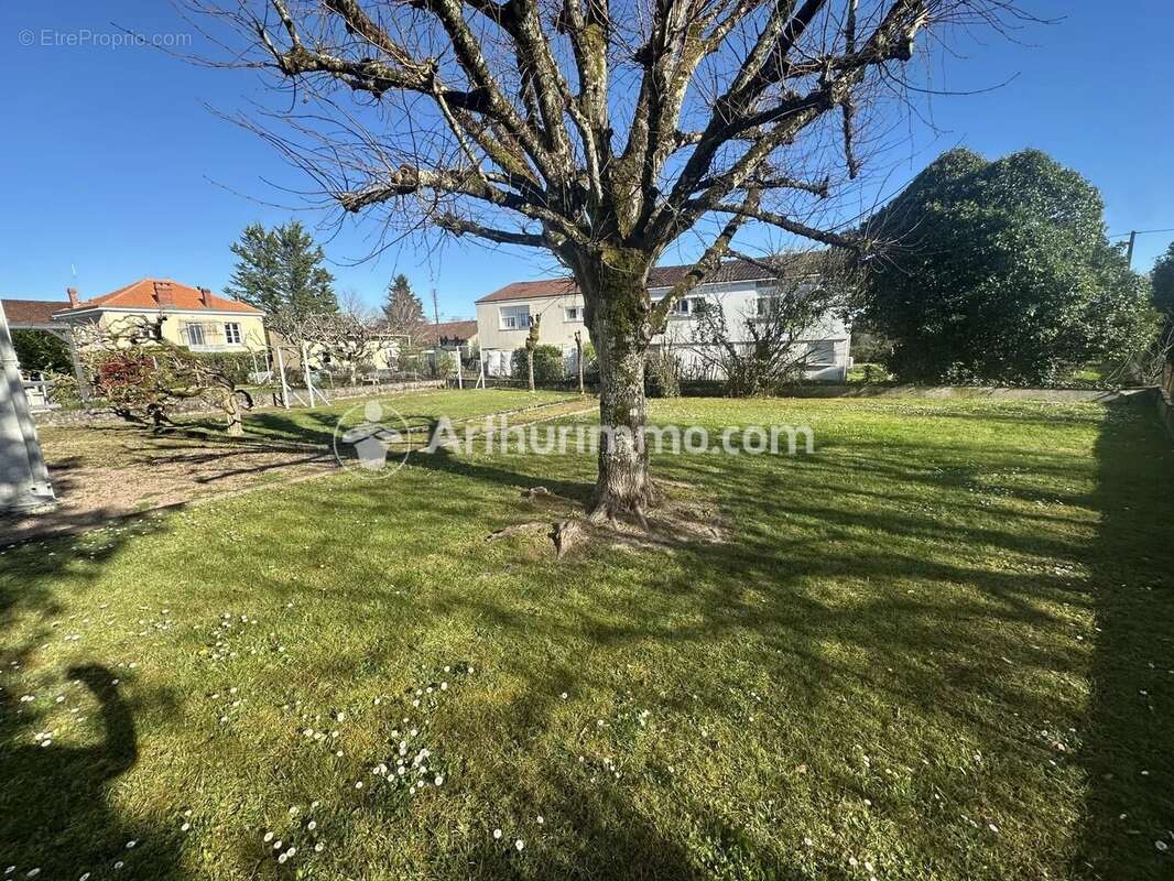 Maison à SAINT-ASTIER