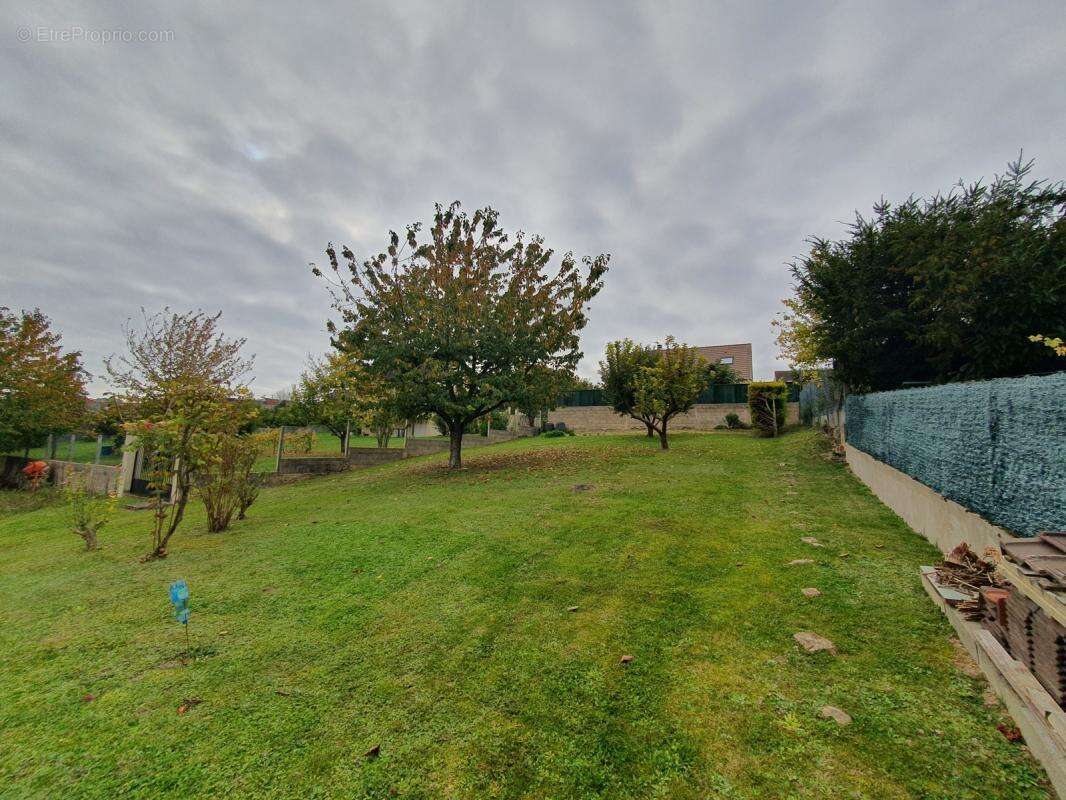 Maison à VILLEMANOCHE