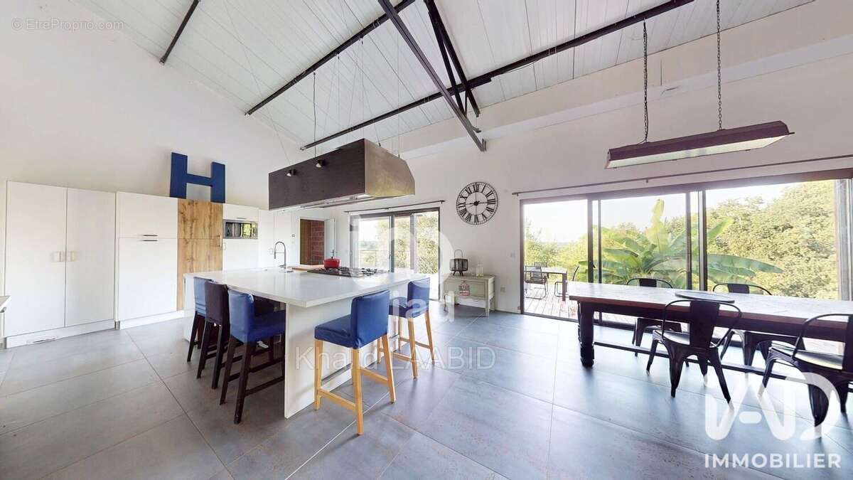 Maison 268 m² à Montesquieu  - photo 3