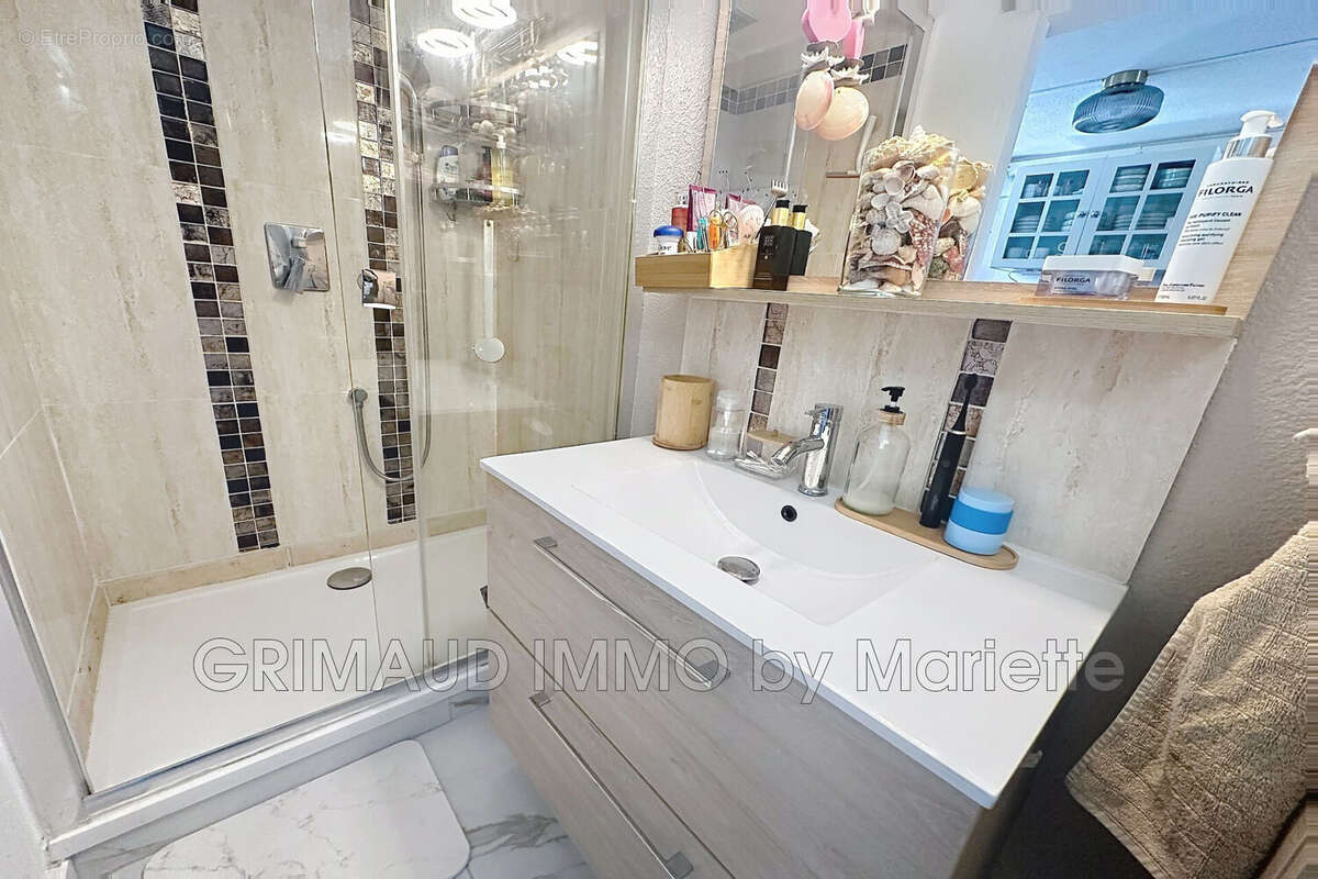 Appartement à COGOLIN