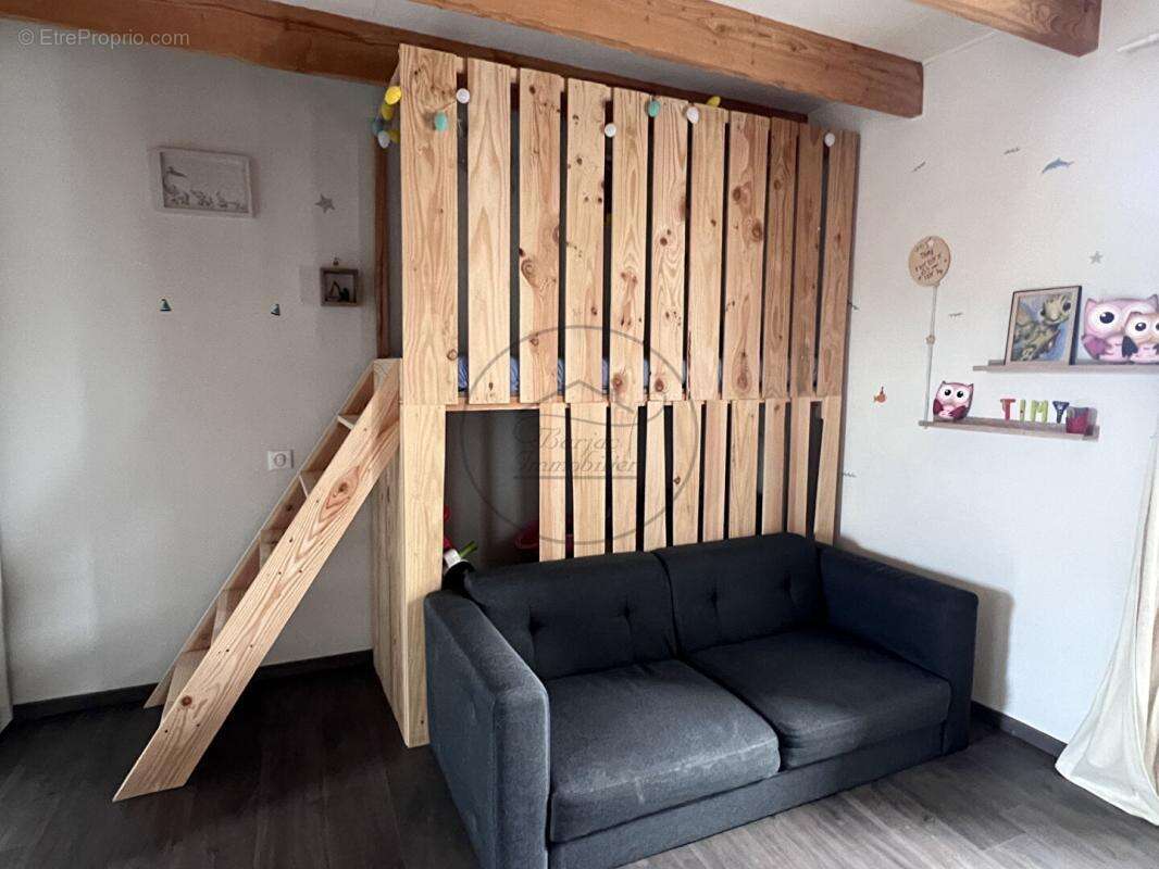 Maison à BERRIAS-ET-CASTELJAU