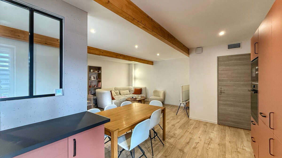 Appartement à RENAGE