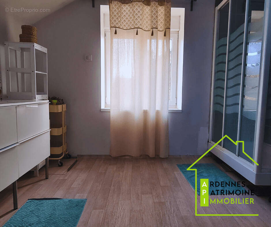 Maison à POURU-SAINT-REMY