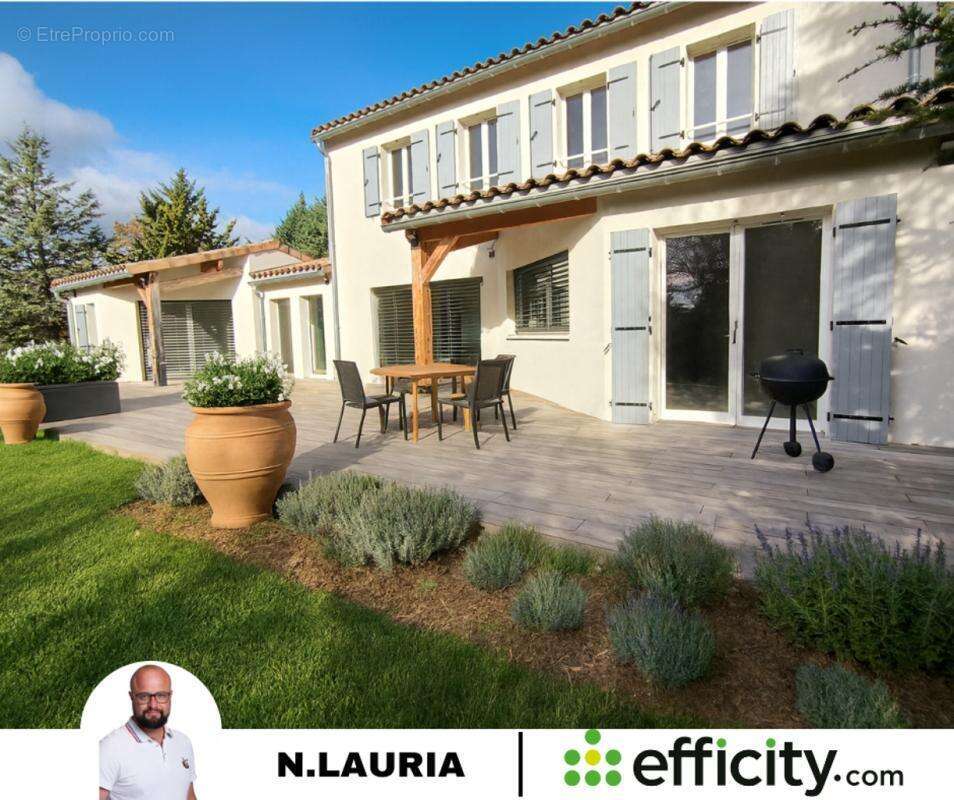 Maison 170 m² à Lourmarin  - photo 4