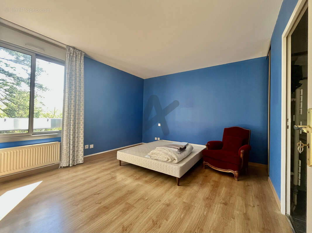 Appartement à CHARBONNIERES-LES-BAINS