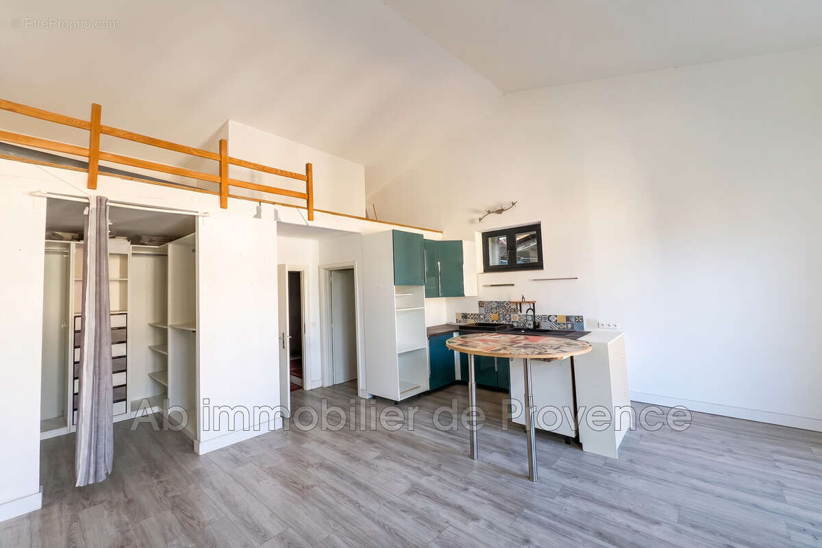Maison 273 m² à Lauris  - photo 4