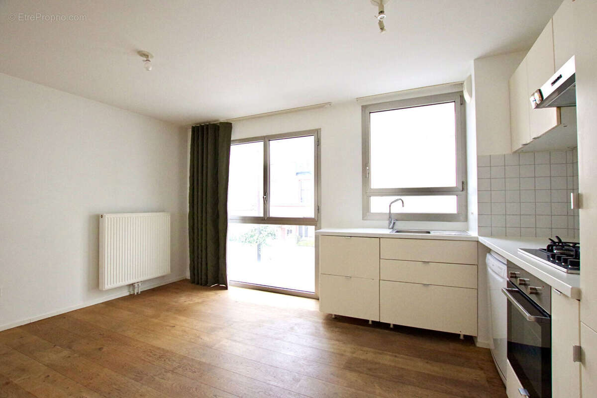 Appartement à PARIS-14E