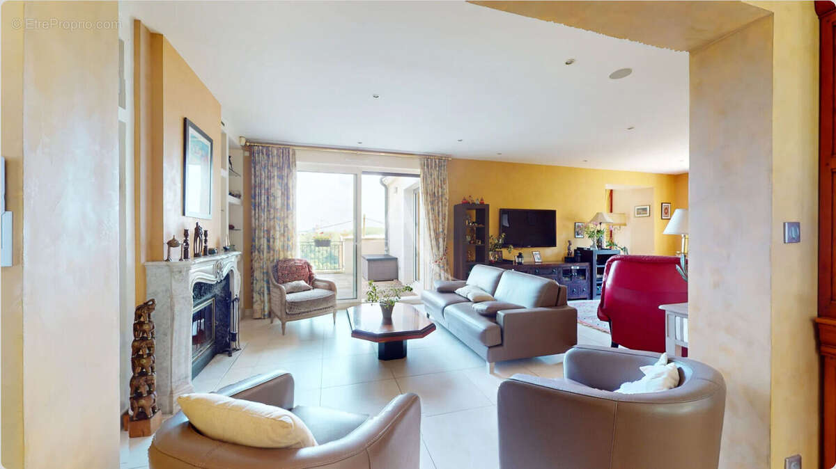 Maison à VIGNEUX-SUR-SEINE