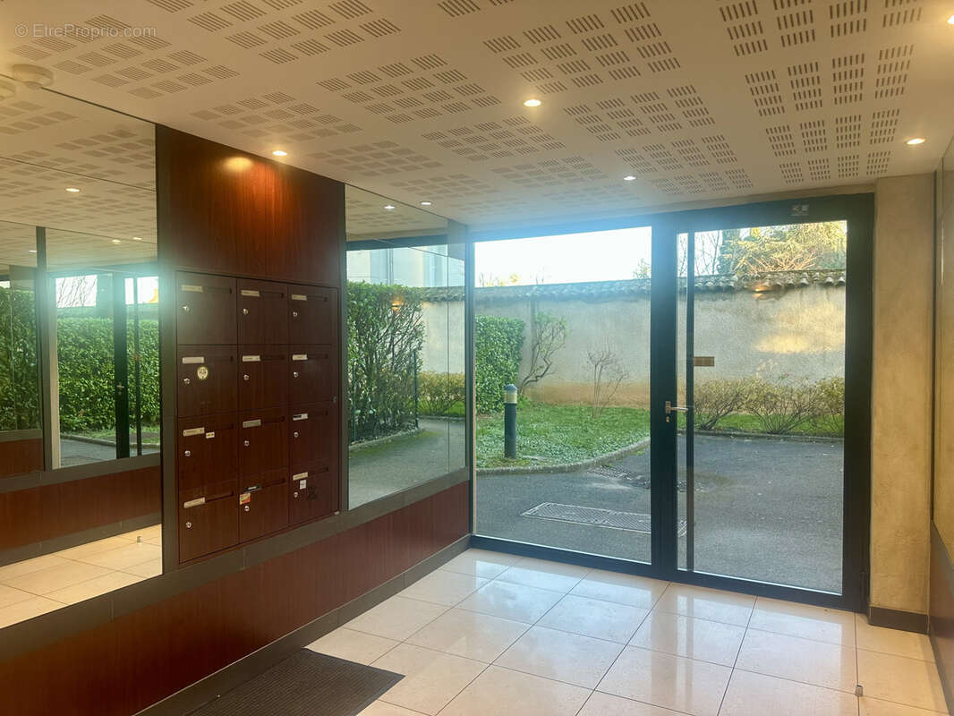 Appartement à MEYZIEU