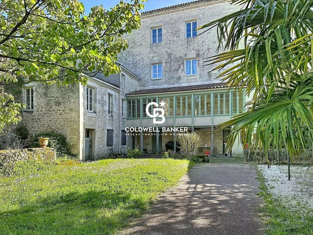 Maison à TONNAY-CHARENTE