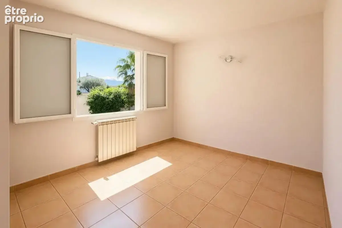 Villa plain-pied 4 faces à Néfiach avec piscine - photo 11