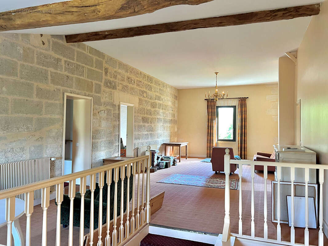 Maison à SAINT-EMILION