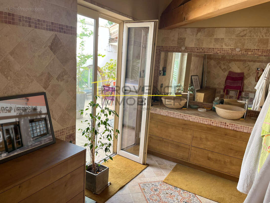 Appartement à MONTBOUCHER-SUR-JABRON