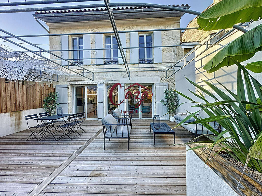 Maison à CAMBLANES-ET-MEYNAC