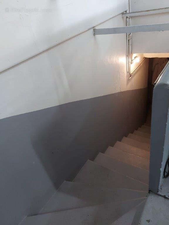 Commerce à PARIS-11E