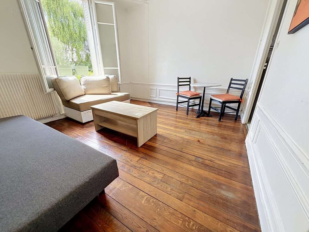 Appartement 18 m² à Garches  - photo 3