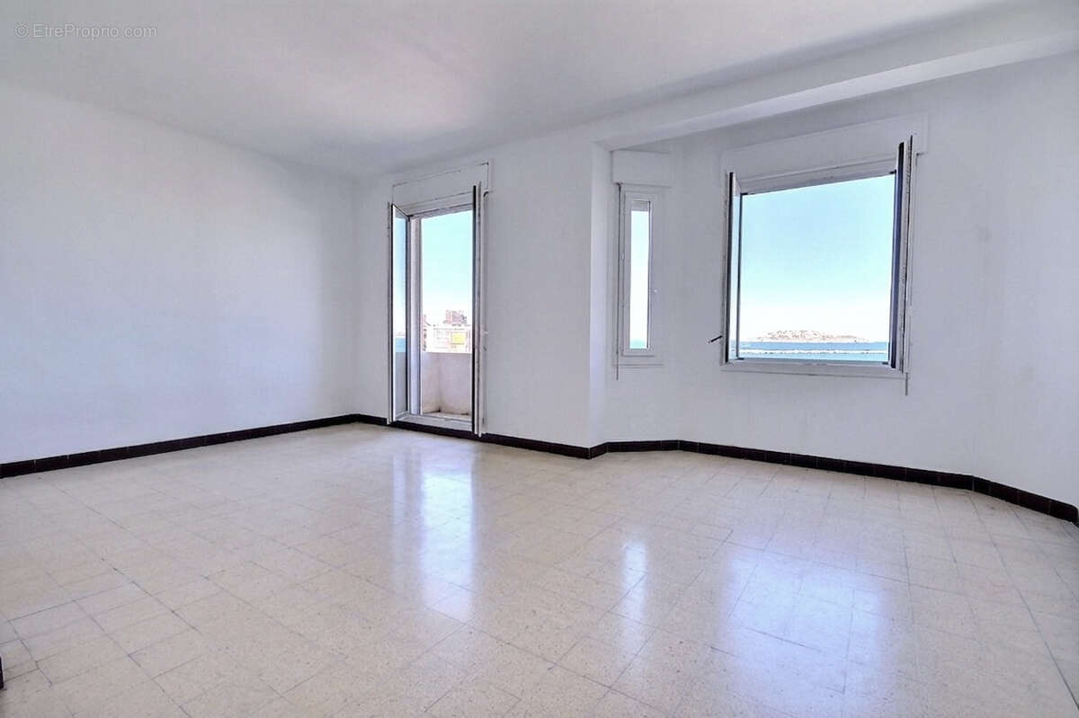 Appartement à MARSEILLE-7E