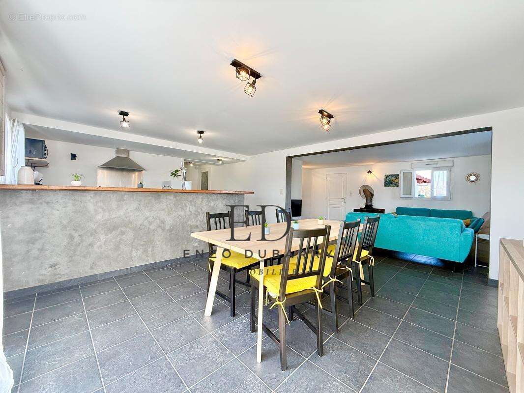 Maison à BASSUSSARRY