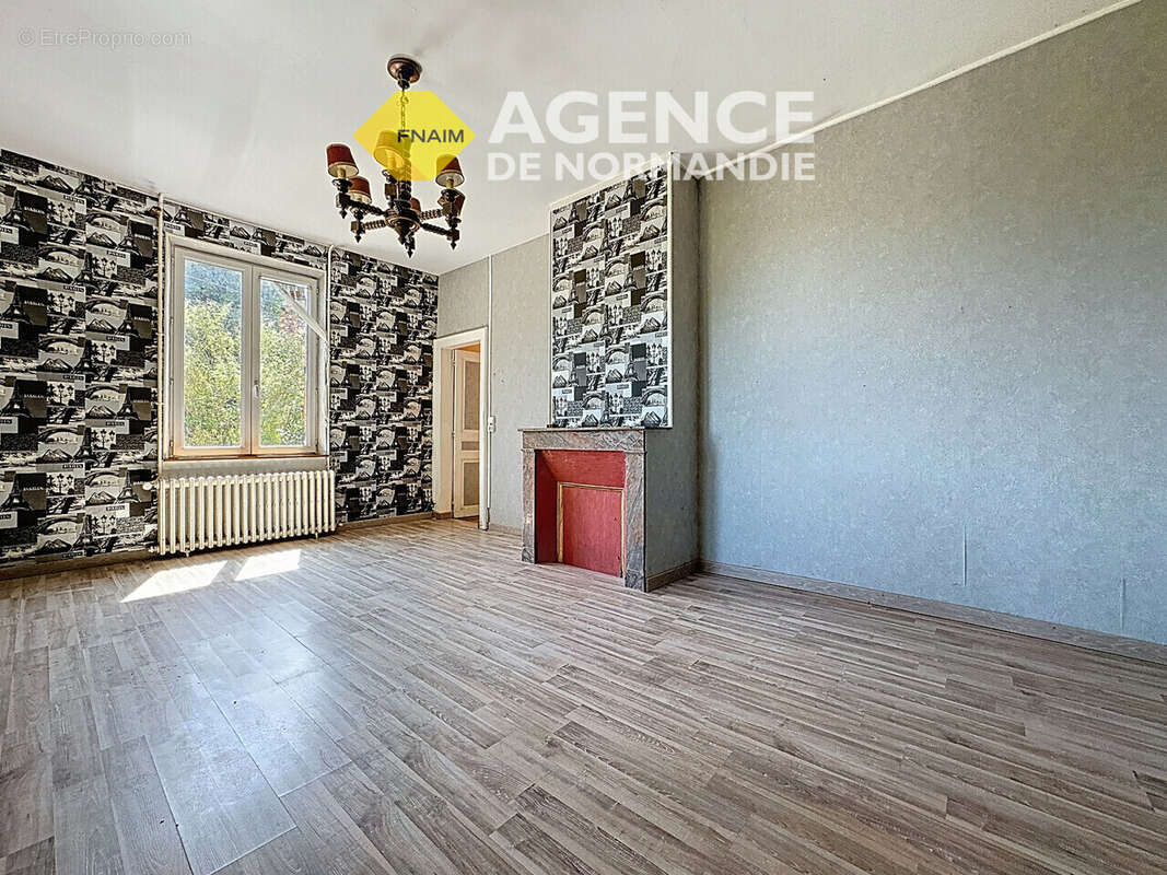 Maison à MONTREUIL-L&#039;ARGILLE