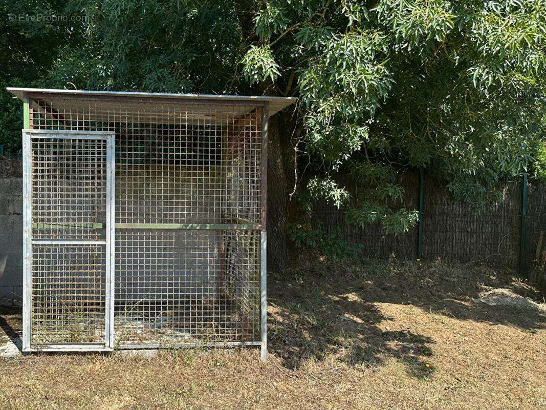 Maison à SAINT-ETIENNE-DE-MONTLUC