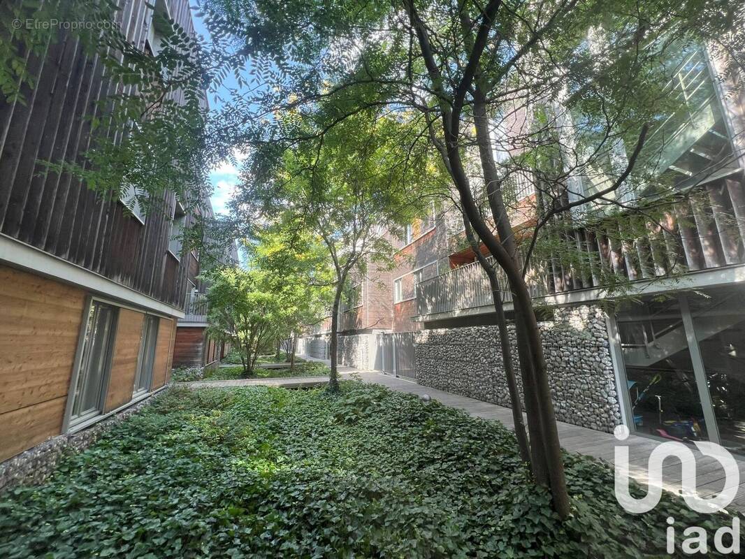 Photo 1 - Appartement à LES LILAS