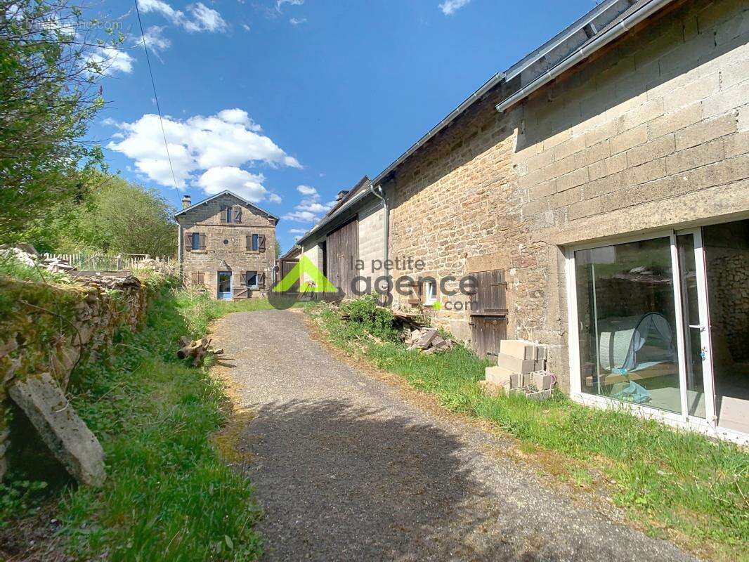 Maison à ROYERE-DE-VASSIVIERE