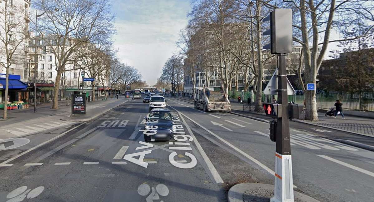 235 m² à Paris-18e  - photo 2