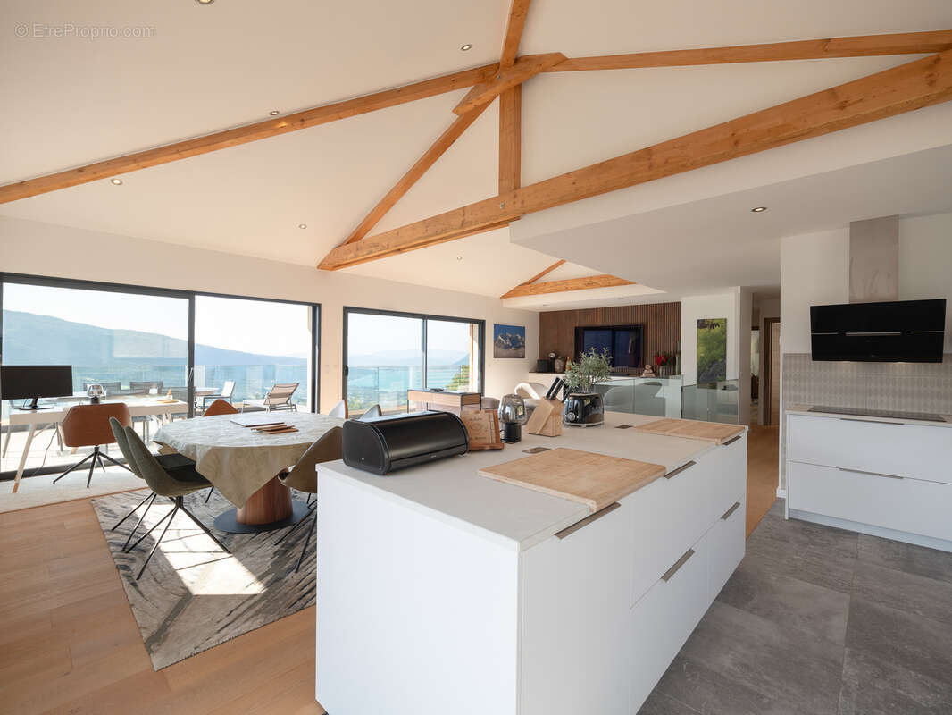 Maison à SAINT-JORIOZ