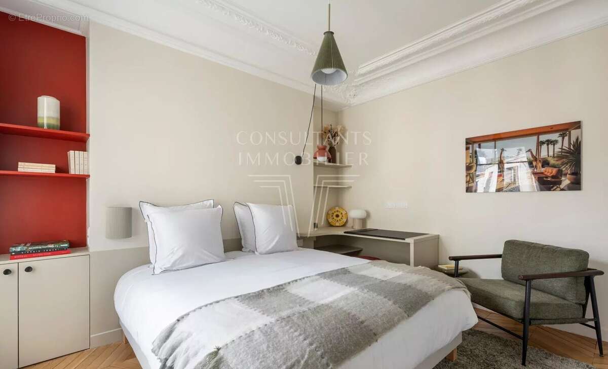 Appartement à PARIS-17E