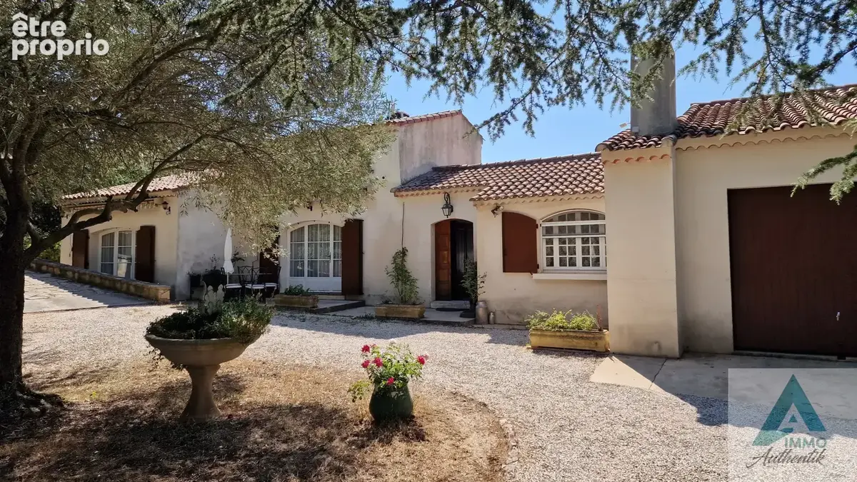 Villa type 5 avec piscine garage et dependance sur terrain 2666m2 - photo 3