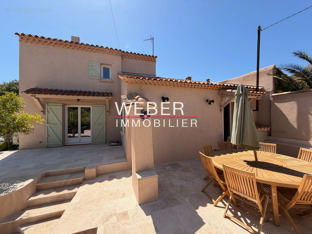 TOULON OUEST 4 CHEMINS - Maison 130 m2 - Piscine - Terrain 840 m2 - photo 3