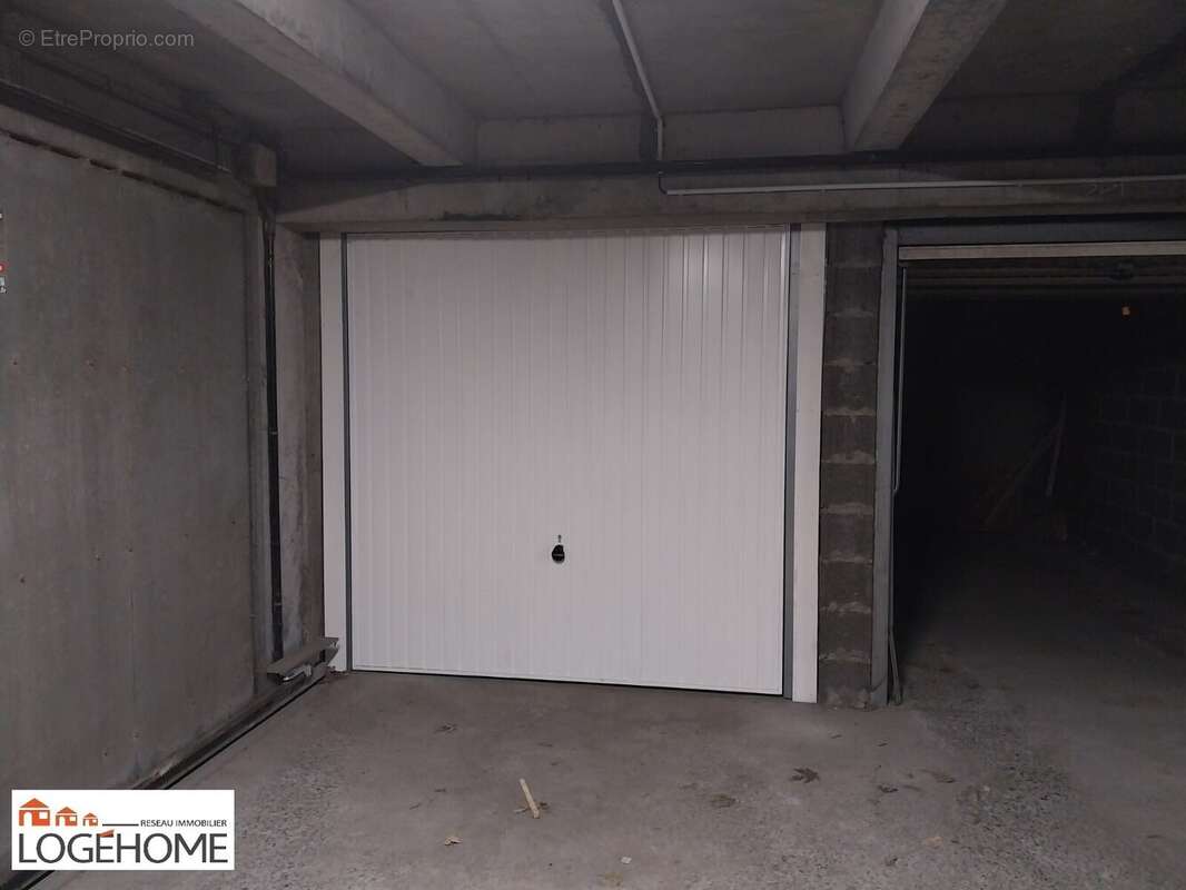 Parking à MONS-EN-BAROEUL