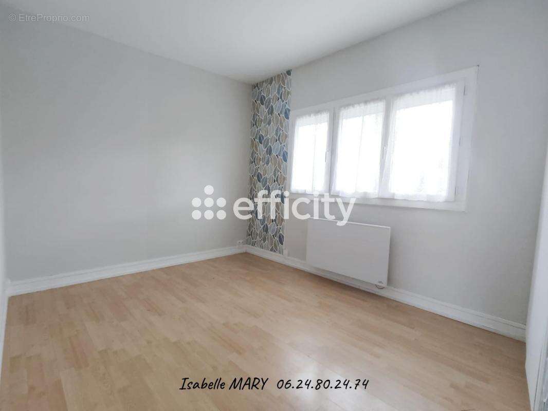 Appartement à FRESNES