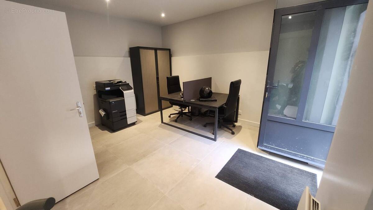 Commerce à PARIS-7E