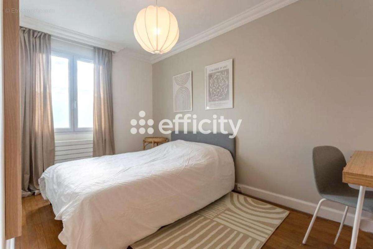 Appartement à FRESNES