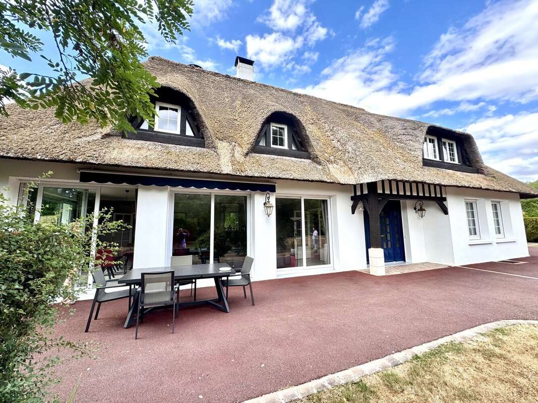 Maison 470 m² à Montfort-Sur-Risle  - photo 6