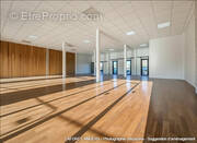 Commerce à LES PONTS-DE-CE