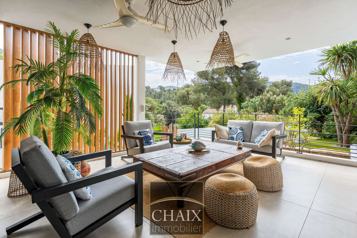 13420 GEMENOS - Villa haut de gamme dans un secteur prisé - photo 3