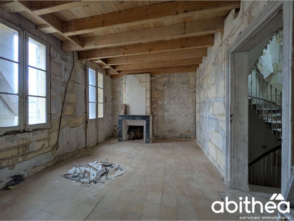 Immeuble à rénover de 143 m2 en plein centre de Libourne ! - photo 6