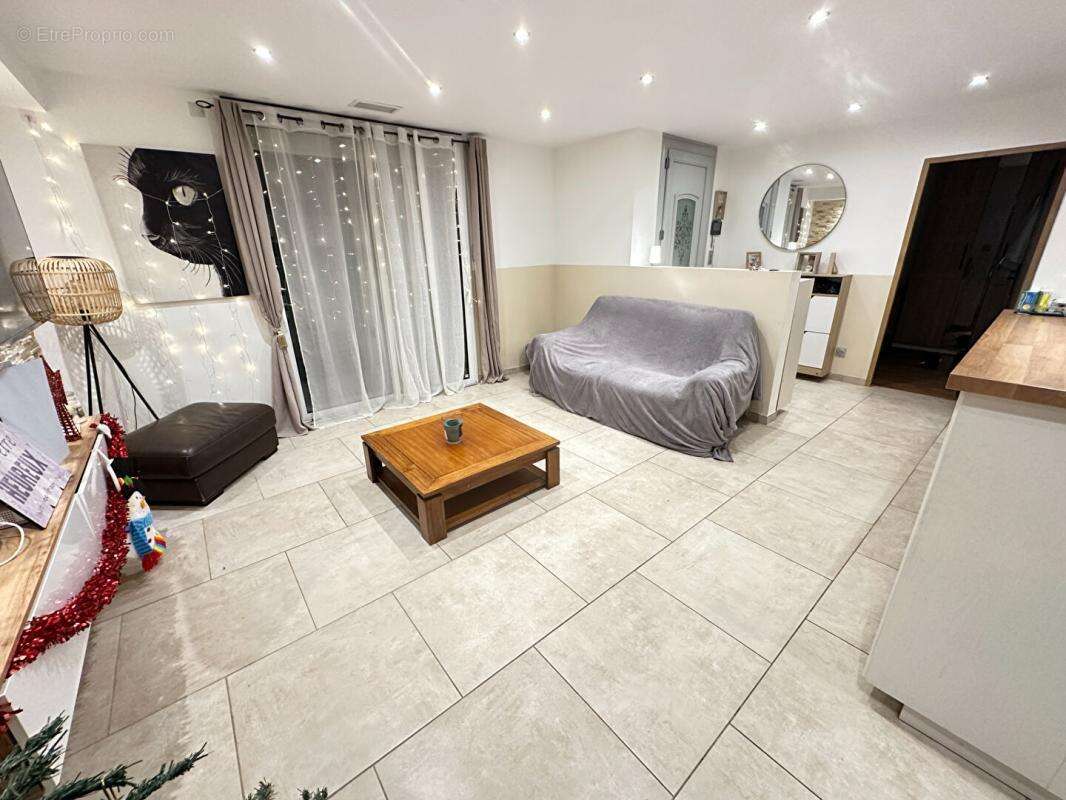 Maison à CHATEAUNEUF-LES-MARTIGUES