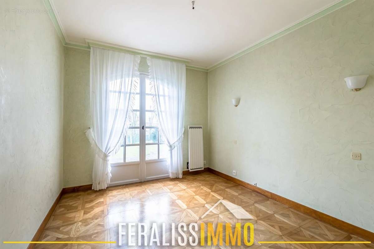 Maison à VAUX-SUR-SEINE