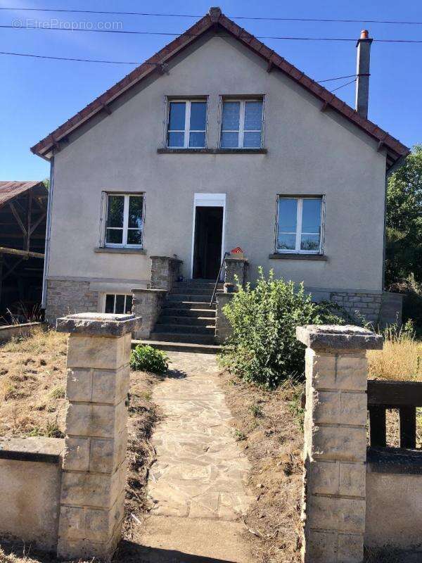 Maison à CROZANT